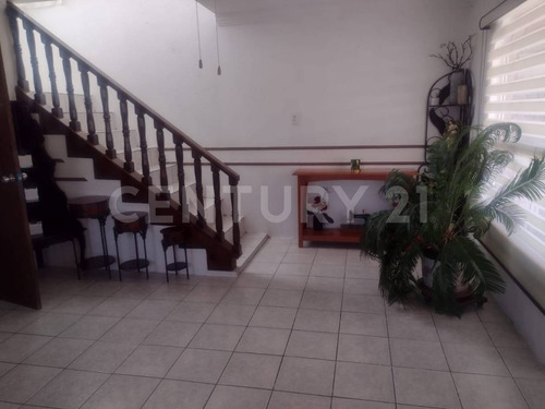 -se Vende Casa En Col. Burocrata En Cd. Cuauhtemoc, Chih