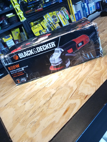 Esmeriladora Angular Black&decker 4-1/2 820w Caja