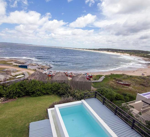 Casa Sobre La Playa En José Ignacio