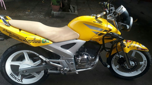 Imagem 1 de 6 de Honda Esportiva