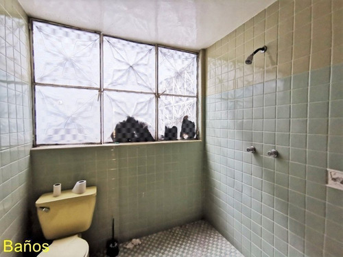 Edificio De 1,036m2 / Uso De Suelo Mixto