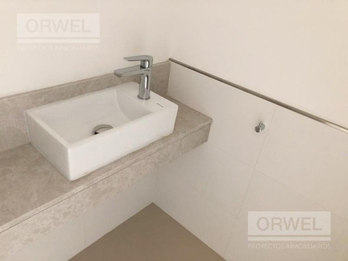 Imagen 5 de 13 de Edificio Liberateur! 187 M2. 4 Baños Y 2 Cocheras.