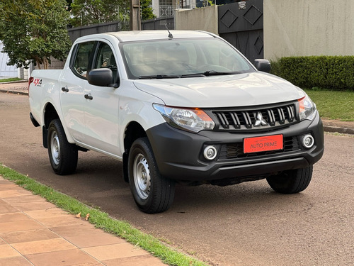 Mitsubishi L200 Triton 2.4 16V TURBO DIESEL GL CD 4X4 MANUAL