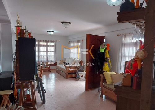 Quinta En Venta En Urbanización Valle Alto , Los Teques , Altos Mirandinos