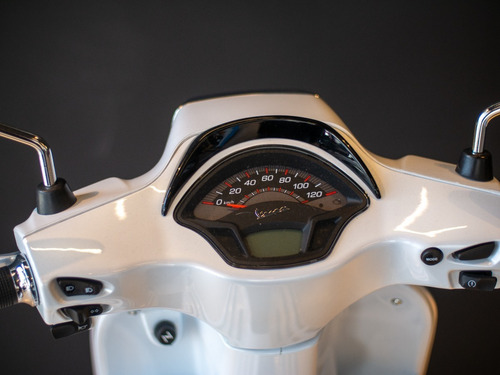 Imagen 10 de 15 de Scooter Vespa Sxl 150 Blanca 0km Financiación Reserva Hoy