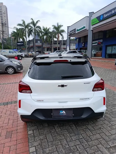 Chevrolet Onix 1.0T Premier Hatch At