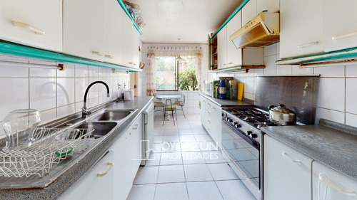 Casa Con 4 Dormitorios 3 Baños Piscina 2 Estacionamientos