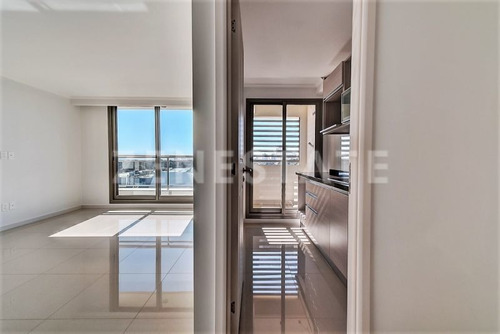 Venta De Apartamento 1 Dormitorio En Roosevelt