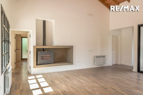 Casa 3 Dormitorios Venta La Reserva A Estrenar