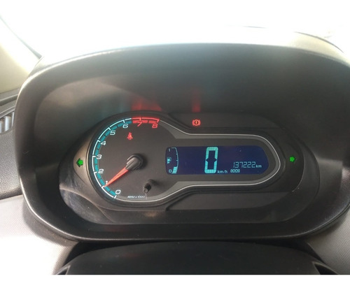 Imagen 14 de 17 de Chevrolet Onix 5p 1,4 Lt Cc