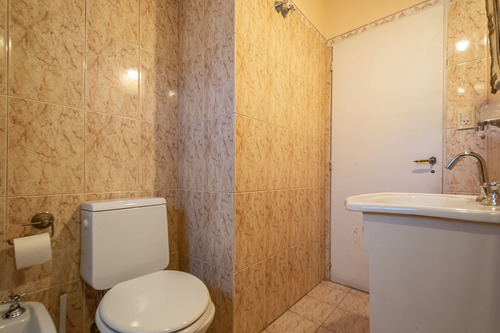 Casa Dúplex 4 Ambientes Venta Flores Con Terraza Y Quincho