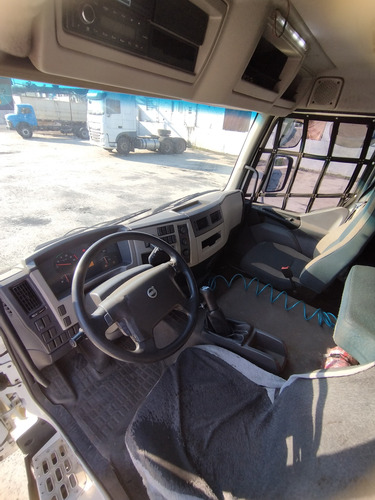 Volvo Vm 270 6x2 2021 - Baú Carga Seca