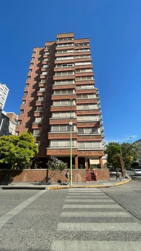 Venta Departamento 4 Dormitorios Centro Con Cochera