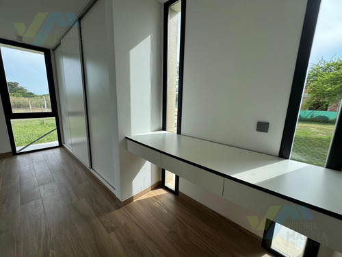 Venta De Casa Son Pileta - San Ramiro Pilar Del Este