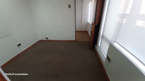 Oficina En Venta, 1/2 Cuadra Del Metro Alcántara, Las Condes