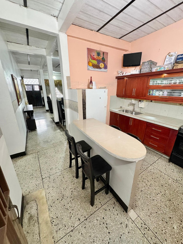 Lh Se Vende Casa A Pie De Calle Cerca De Plaza Sucre