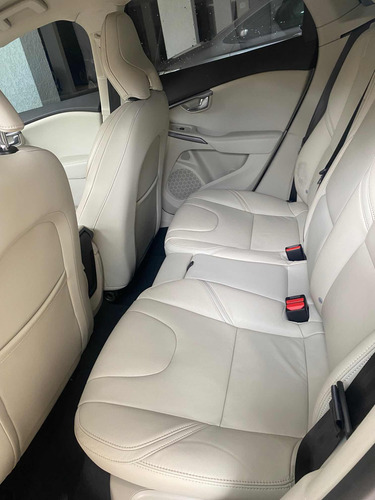 Volvo V40 2.0 T4 Kinetic Drive-e 5p