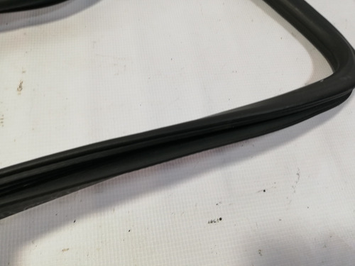 Hule Carroceria Delantero Izq Dodge Dart 2.0 13-16 Original (Usado)