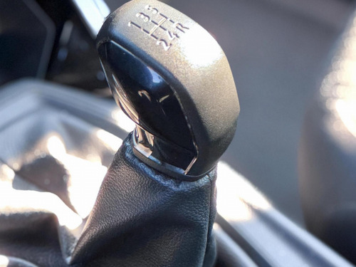 Peugeot 208 PURETECH 75 1.2 MT