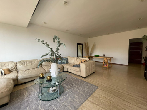 Grupo Acres 20.2 Vende Excelente Propiedad En La Exclusiva Urbanización Mirador De Los Campitos Kh