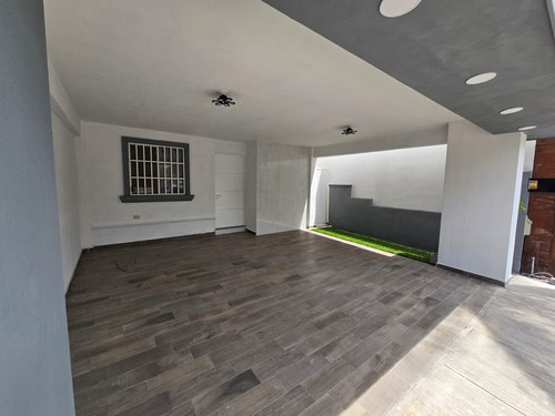 Casa En Fraccionamiento Privado, 3 Recámaras, 2.5 Baños, Doble Cochera, Vigilancia 24/7, Cocina De Cuarzo