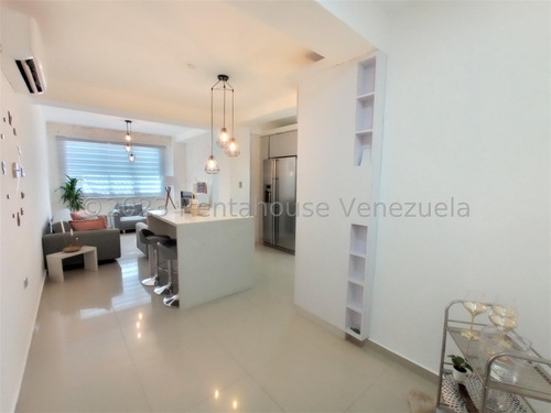 Moderno Apartamento En Venta Concepto Amerciano Remodelado Conjunto Privado Las Carolinas Turmero Vigilancia Pozo Estef 24-3492