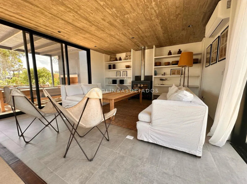 Casa En Venta De 4 Dormitorios En Club Del Mar, José Ignacio