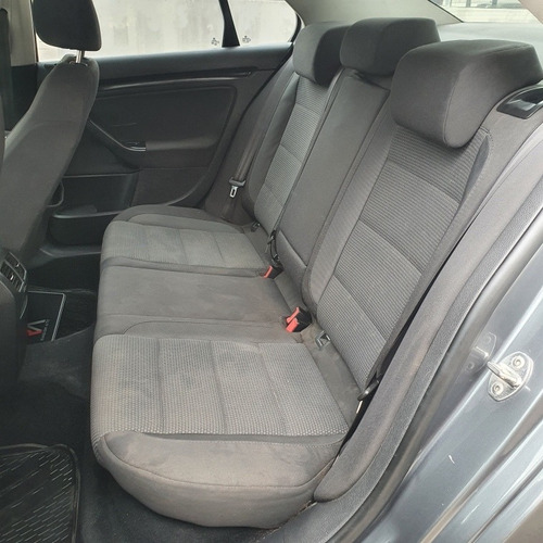 Volkswagen Vento 1.9 I Advance 2010