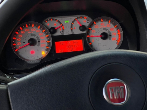 Imagem 10 de 16 de Fiat Palio Weekend Adventure