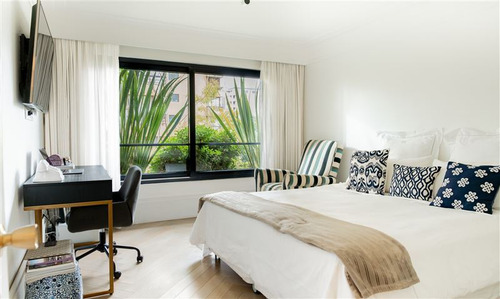 Departamento En Venta De 2 Dorm. En Las Condes