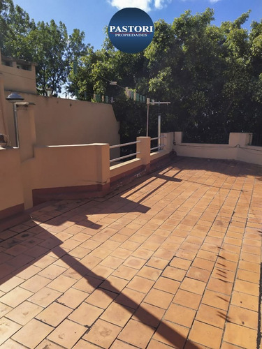 Muy Buena Casa 4 Amb Con Patio Y Gran Terraza!