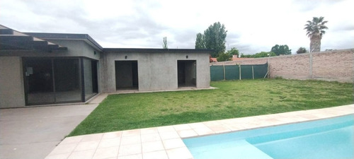 Casa En Venta Con Pileta Vistalba Lujan De Cuyo