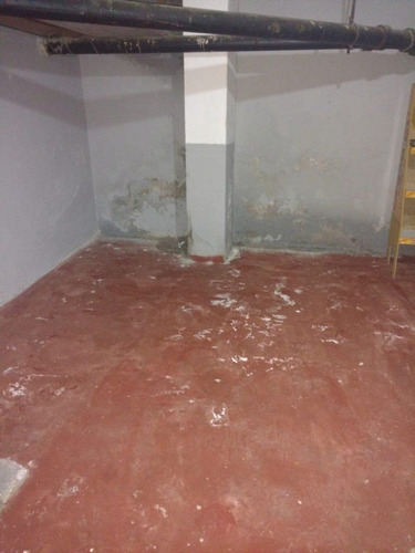 Venta Local Con Renta. Sarmiento Y Colon. Con Zotano-patio-persiana.
