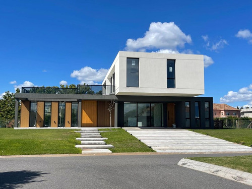 Casa En Venta 5 Amb A Estrenar Diligencia, Pilará