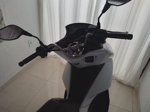 Imagem 3 de 9 de Honda Pcx