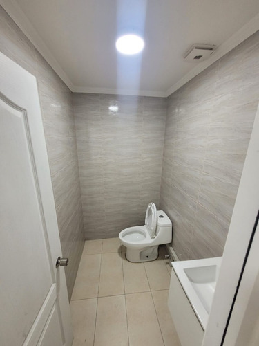 Local Comercial En Arriendo, Piso 2, En Av. Francisco Bilbao