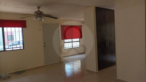 Casa En Venta En Fraccionamiento Los Héroes