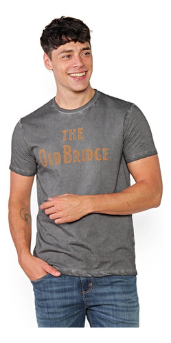 Remera Hombre Estampadas Old Bridge Modelo Newton