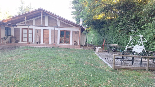Venta De Propiedad Con Gran Terreno Y Casa Espaciosa
