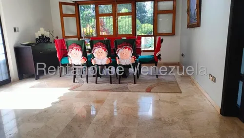 Agp Fabulosa Casa Remodelada. En Venta En La Boyera, Ubicada En Calle Cerrada 25-12979 Ys