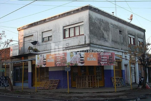 Imagen 1 de 1 de Edificio En Block ( Locales & Deptos. )