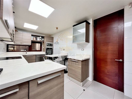 Imagen 15 de 30 de Amplia Casa En Venta De 4 Dormitorios Y Piscina - Mall Sport