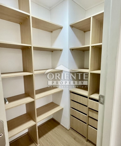 Depto En Primer Piso, Semi Nuevo, La Reina