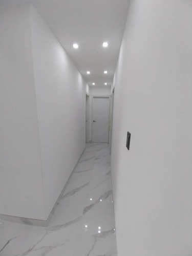 Apartamento En Resd. Tierra Encantada, Urb. Las Chimeneas, Valencia (ag-jl)