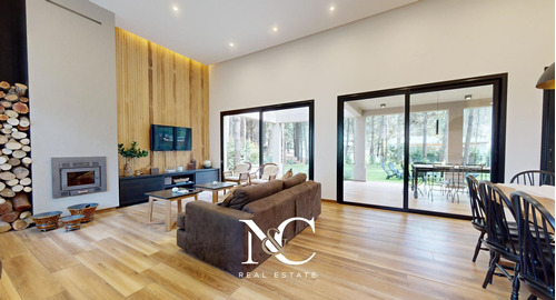 Casa En Venta En Costa Esmeralda, Barrio Senderos Iv