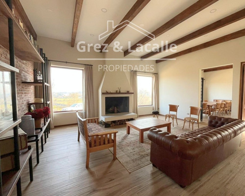 Se Vende Espectacular Casa En Sector Zapallar, Curicó