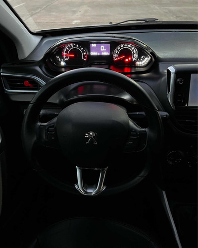 Imagen 9 de 11 de Peugeot 2008 2016 1.6 Allure