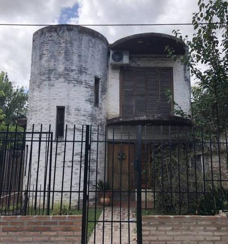 Imagen 2 de 22 de Casa 4 Ambientes A 50 Mts Acceso Oeste- Sobre Lote Propio