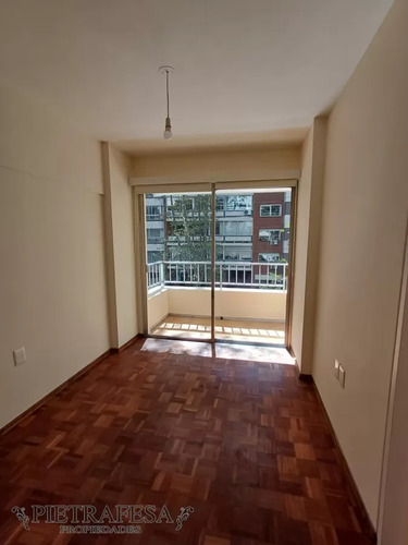 Apto En Venta 1 Dormitorio, 1 Baño Y Terraza- Pocitos