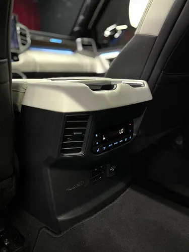 Toyota Sequoia 3.5 V6 Capstone
